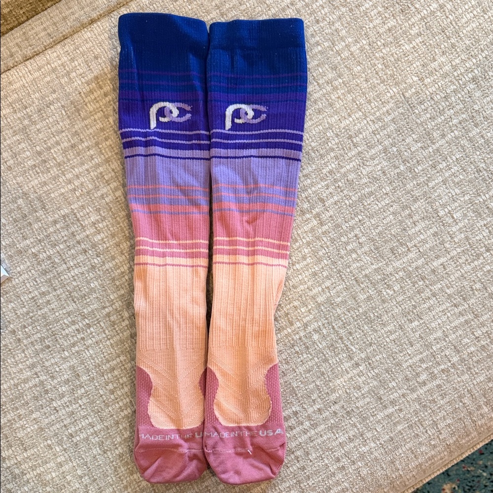 Gradient Knee-High Socks
